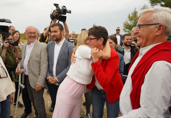Yolanda Díaz se quita la careta: apoya a Illueca para la Generalitat y a Ribó para la alcaldía de València