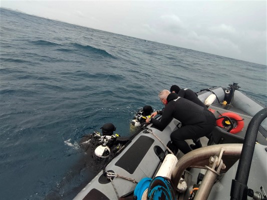 Segepesca y la Armada retiran artes de pesca perdidas en la Reserva Marina de Cabo de Palos-Islas Hormigas