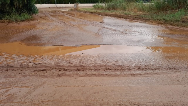 Las lluvias vuelven a castigar el Mar Menor y dejan incomunicadas varias calles de Los Nietos