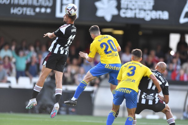 El Efesé se despide de la promoción recibiendo una goleada en casa ante un rival superior