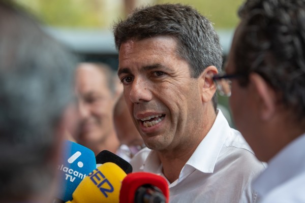 Mazón aprovecha la lluvia para arremeter contra el PSPV: 