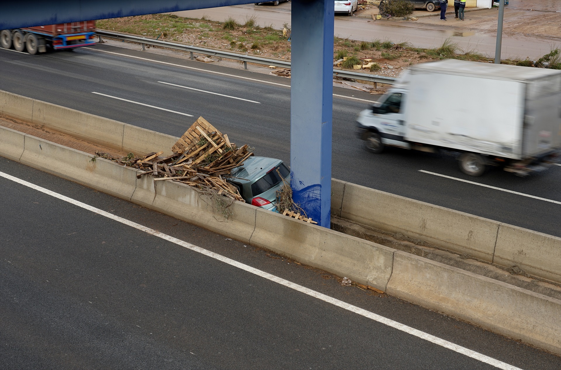 Tercer fin de semana tras la Dana: restricciones en cuatro carreteras y más de 21.800 efectivos