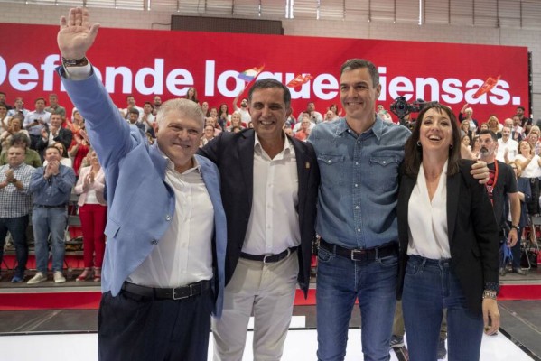 Subidón del PSOE murciano con Pedro Sánchez