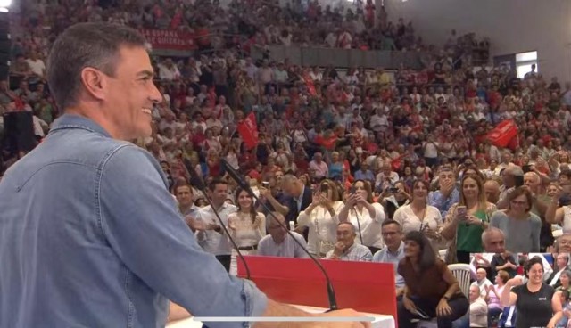 Pedro Sánchez pone a reventar el Príncipe de Asturias y reivindica su gestión para 