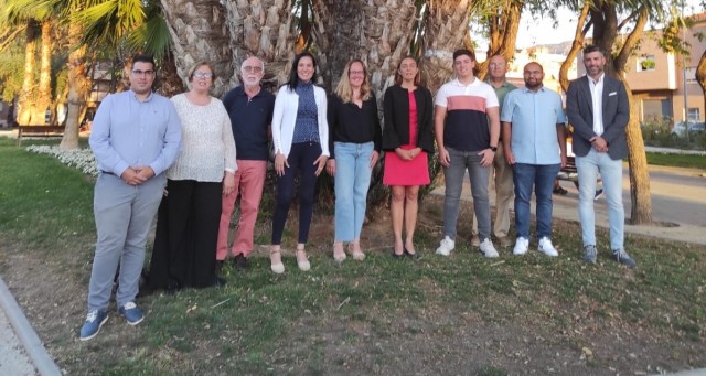 Juana Rocamora (Por mi Región) presenta a su equipo y recupera la idea de independencia para El Palmar