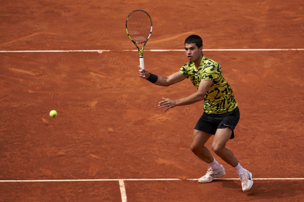 Alcaraz, en plan rodillo, no da opción a Zverev e irá a por las semifinales de Madrid ante Khachanov