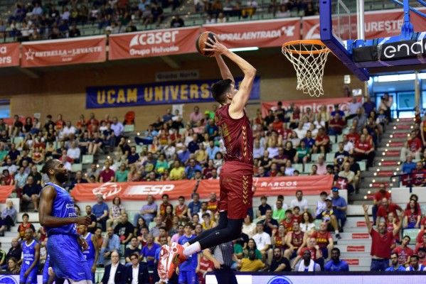 El UCAM CB arrolla al ya descendido Fuenla tras el descanso y refuerza su opción europea