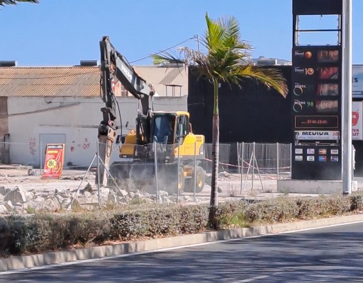 Comienzan las obras para eliminar el cuello de botella en la calle Floridablanca en Los Dolores