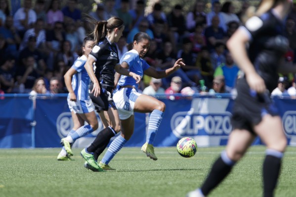 El Alhama, con el 1-1 en casa ante la Real Sociedad, se sitúa un punto por encima del descenso