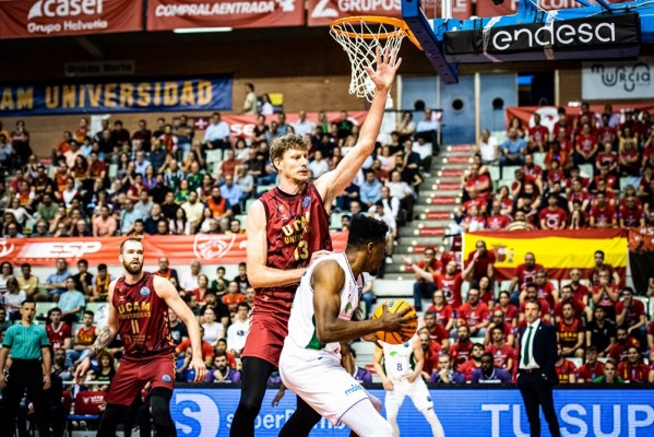 El UCAM CB se queda sin Final a Cuatro europea tras volver a caer ante un Unicaja muy superior