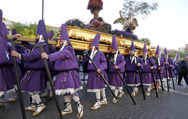 Unos 5.000 nazarenos toman las calles de Murcia en el nombre de Salzillo