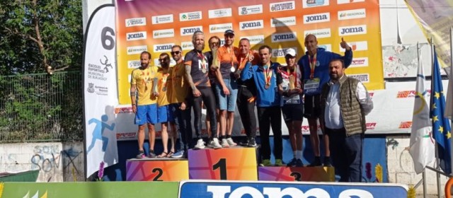 El Rajaos Runners revalida el título de 100 kilómetros y cuatro murcianos hacen podio 