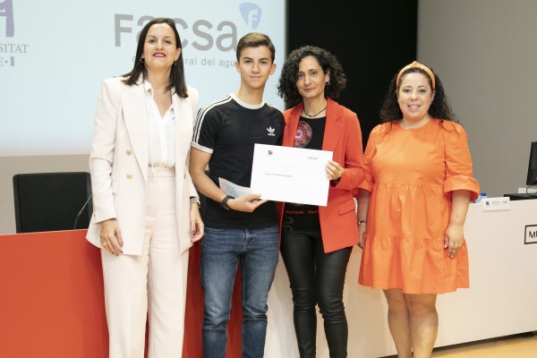 Una vintena d'estudiants de grau de l'UJI que viuen a Castelló reben les beques Facsa