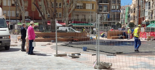 La plaza Juan XXIII quedará abierta en su totalidad este martes tras las últimas pruebas en la fuente  