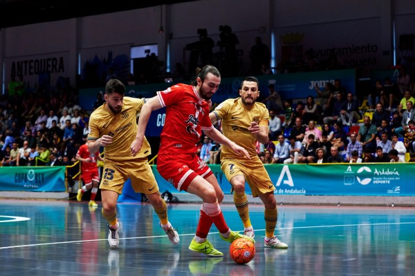 El Jimbee cae con las botas puestas y en la prórroga en la final de la Copa del Rey contra el Barça