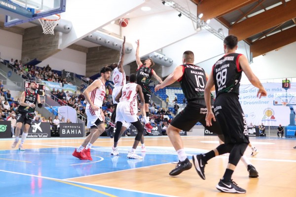 El Odilo cae por 68-67 en Palma y ve complicarse su acceso a la fase de ascenso a la LEB Oro