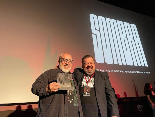 Dos 'monstruos' y una película para nombrarlos a todos: Álex de la Iglesia y Paul Urkijo brillan en el Sombra