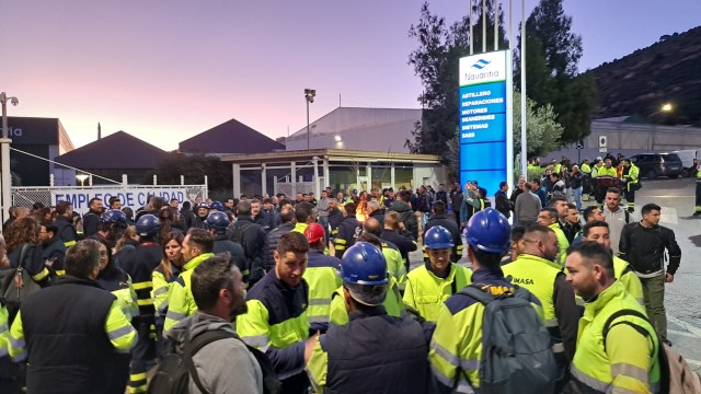 Los trabajadores de Navantia secundan el paro de dos horas y no descartan más movilizaciones