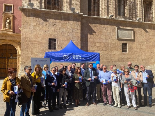 El PP inicia una recogida de firmas en la Región para detener el recorte al Trasvase