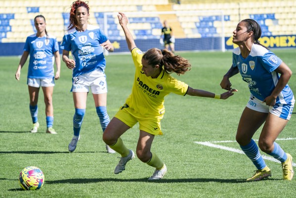 El Alhama CF ElPozo cae con dos penaltis y una expulsión en contra y es colista de la Liga F 