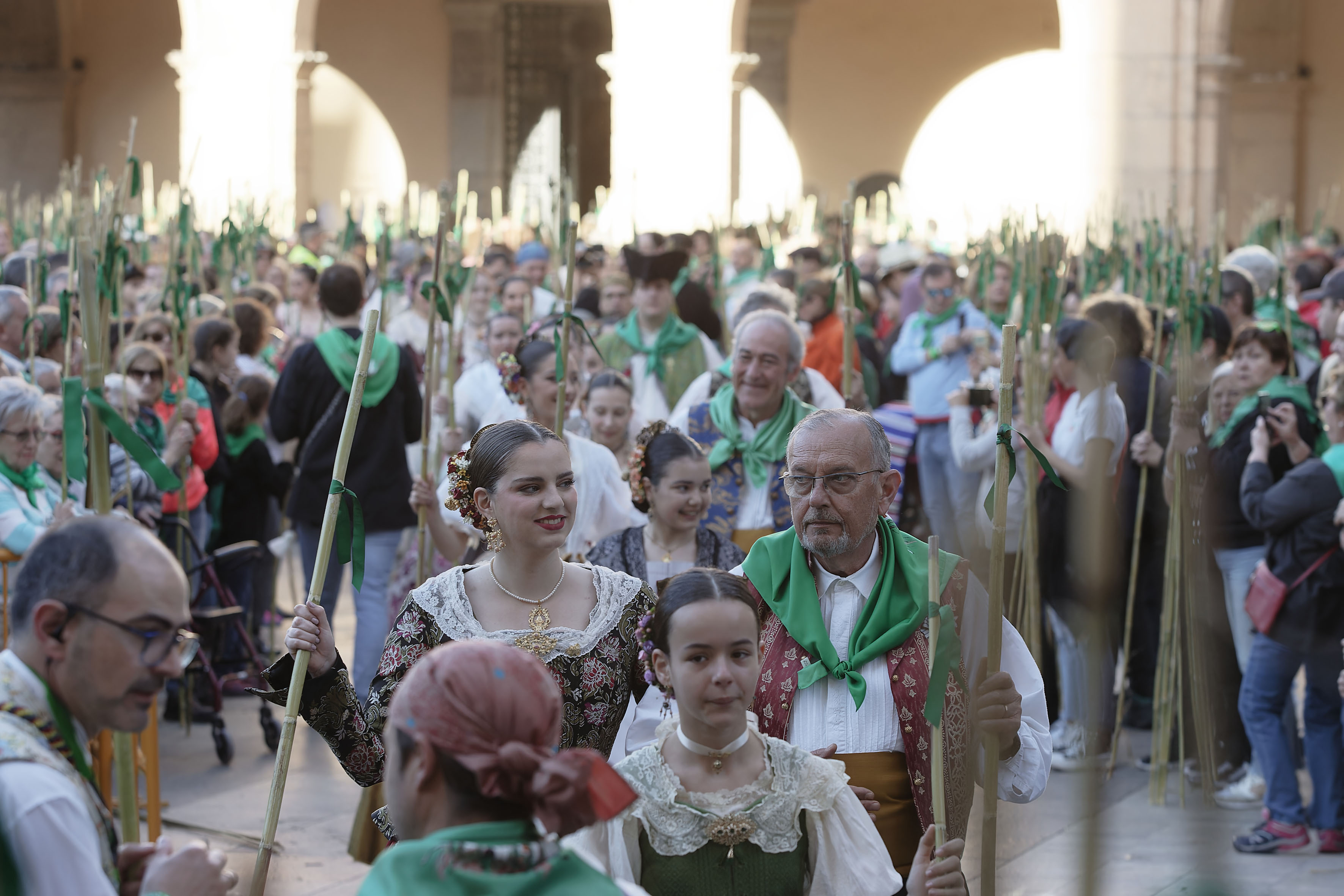 Una multitud de 170.000 castellonenses recuerdan sus orígenes en la Romeria