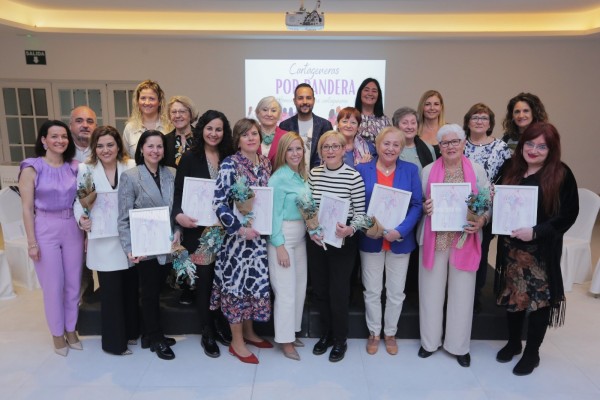Sí Cartagena homenajea a siete mujeres y a la Plataforma 8 de Marzo