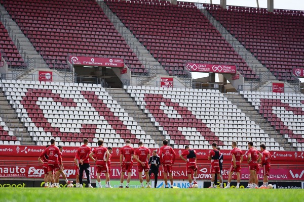 El Murcia visita al Sabadell con el propósito de volver a ganar tras dos empates seguidos 