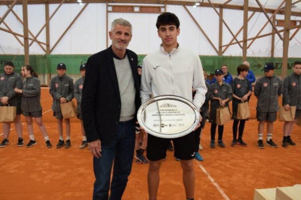 Pablo Martínez gana el ITF de Avignon y el RMCT es ya semifinalista del Nacional +35 