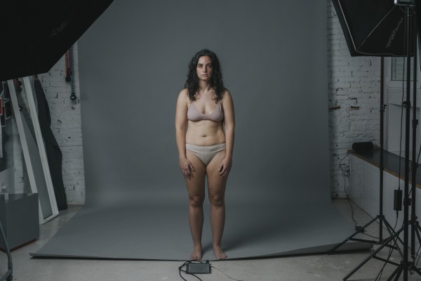 'Vulnerables': el proyecto artístico que reúne relatos y retratos para denunciar la violencia obstétrica