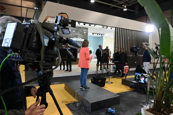 Cevisama vuelve: añade la reivindicación de las ayudas a la exposición de las novedades