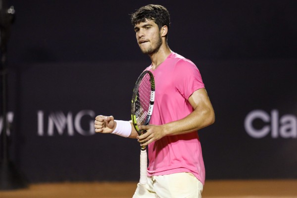 Alcaraz eleva el nivel para plantarse en las semifinales de Río en un gran e intenso partido 