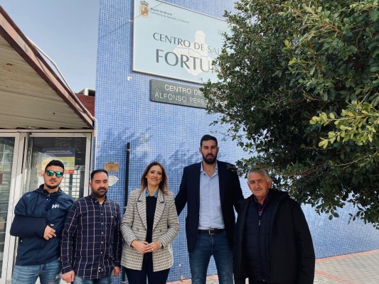 Vox estrena en Fortuna a su nuevo fichaje, la exalcaldesa Finabel Martínez