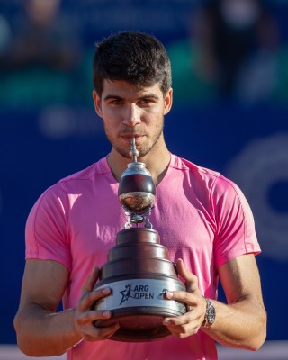 Alcaraz, pese a ganar en Buenos Aires, está más lejos del número 1 de Djokovic 