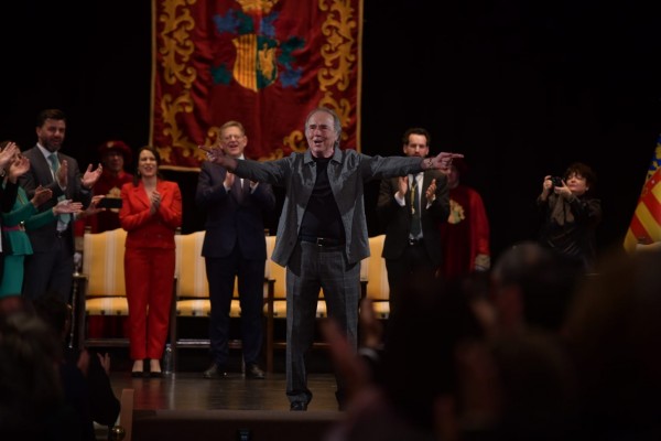 Serrat ya es hijo adoptivo de Orihuela