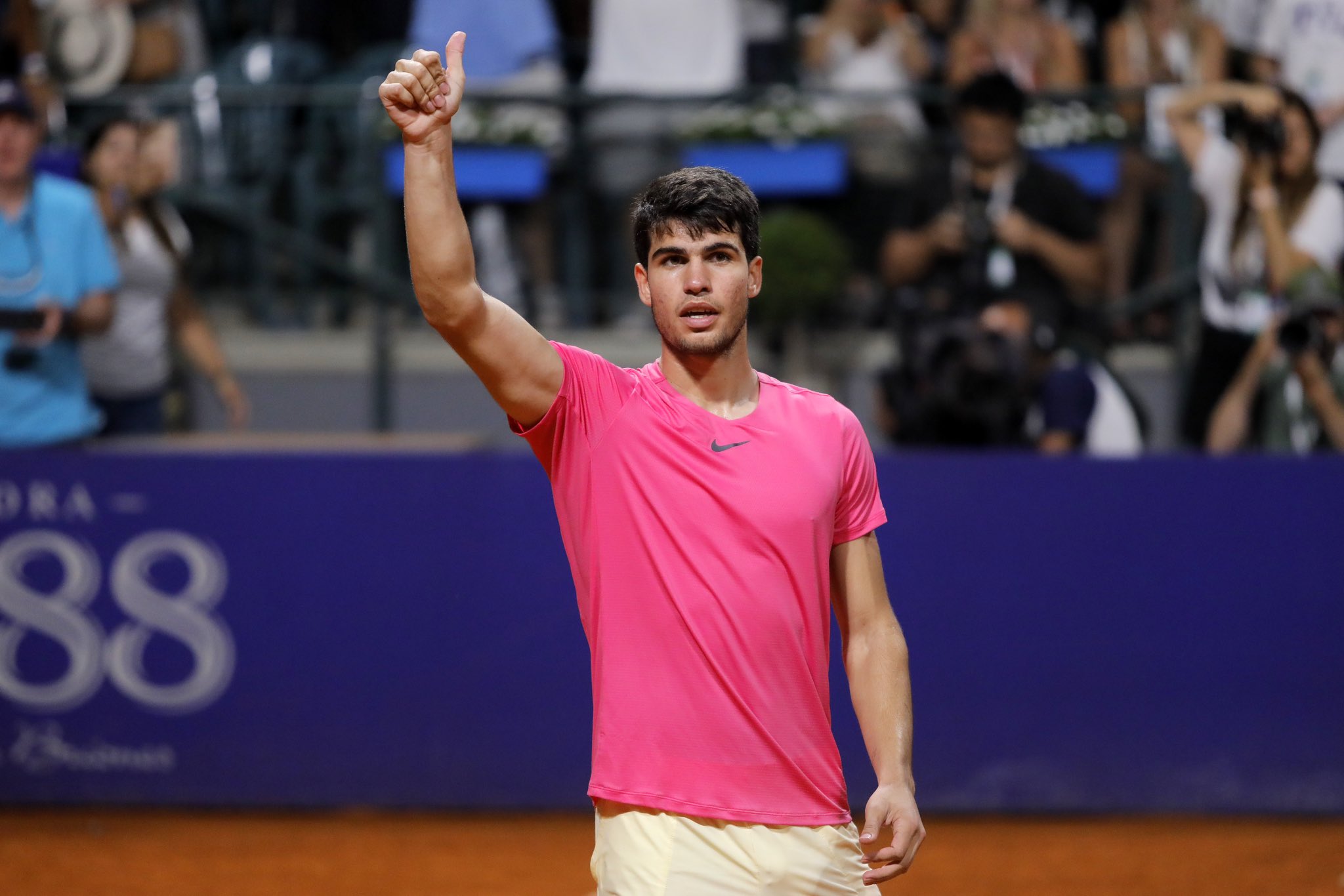 Alcaraz mantiene su gran racha: seis estrenos de año con victoria desde el debut como profesional 