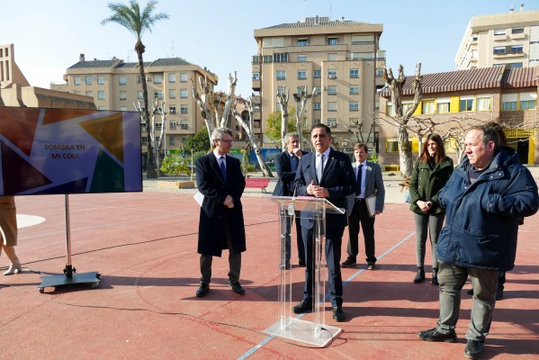 Murcia invertirá 2 millones de euros para mejorar las sombras en los colegios