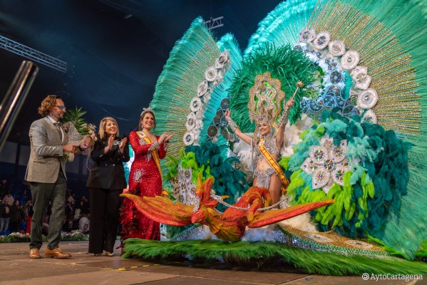 Irene y Virginia Villada (ambas de Salgueiro), nuevas reinas del Carnaval de Cartagena
