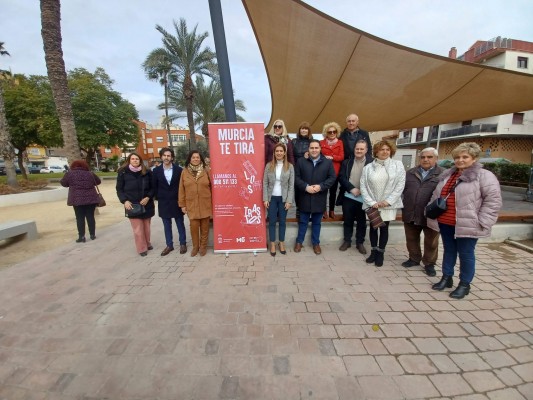 La campaña ‘Murcia te tira los trastos' guía a los vecinos para el correcto depósito de residuos