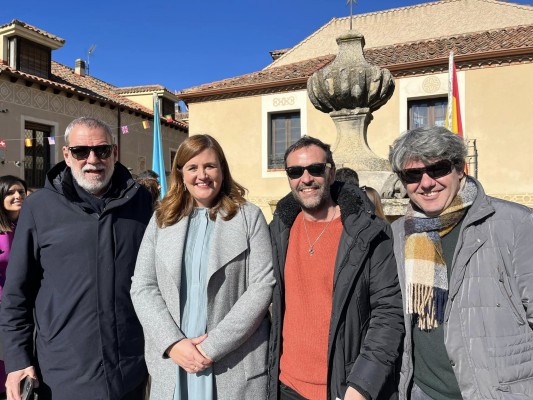 El escritor lorquino Agustín Martínez es nombrado 'Matahombre de Oro' junto a sus compañeros del Planeta 
