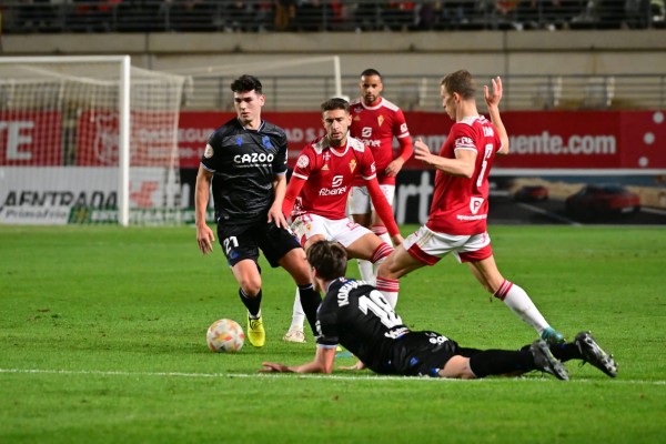 La Real B empata en el último minuto y deja helado a un Murcia que ya casi celebraba el triunfo