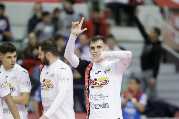 ElPozo llega lanzado a la Copa tras golear a un débil Noia en el Palacio en el retorno de Fernan
