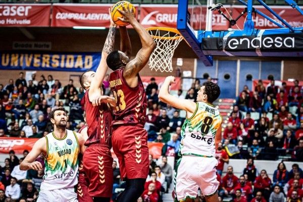 El UCAM CB pasa el rodillo ante el Bilbao y logra su primer triunfo en el top 16 europeo