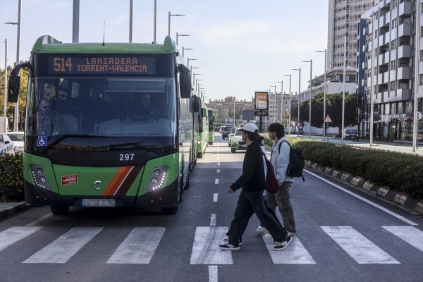 Los autobuses lanzadera entre Torrent y València modifican sus horarios el fin de semana