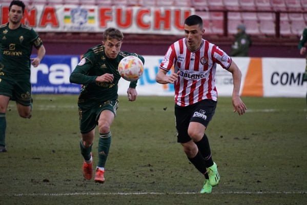 El Murcia se diluye en Las Gaunas y sigue con su racha negativa a domicilio