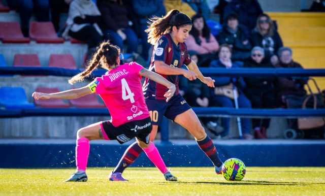 El Alhama ve truncada su racha al caer por 3-1 en el campo del Levante y vuelve a zona de descenso 