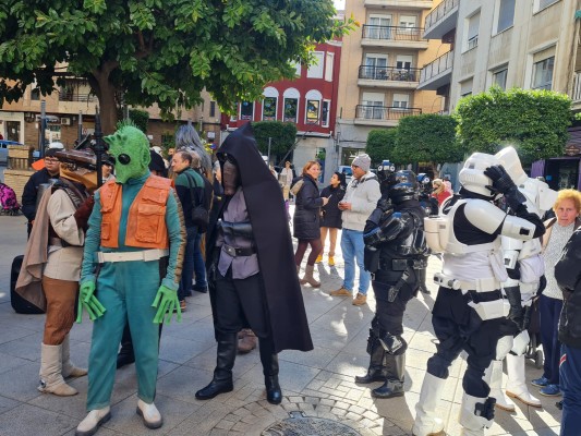 Un desfile galáctico lleva 'Star Wars' a Molina en apoyo a Martín, el niño de 8 años con un cáncer muy agresivo