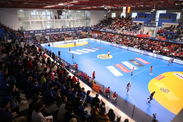 La Comunitat, capital del balonmano y el atletismo nacional