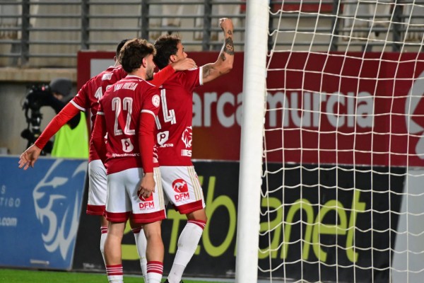 El Murcia escala al cuarto puesto en Primera RFEF y el UCAM CF gana en Segunda RFEF 