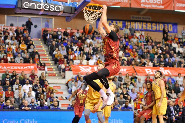 El UCAM CB se despide de la Copa al caer ante un Barça que acaba imponiendo su ley en el Palacio