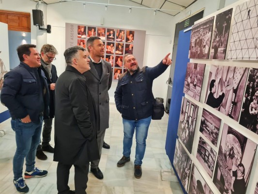 La exposición que ilustra y viaja por la historia del Estatuto llega a Caravaca de la Cruz